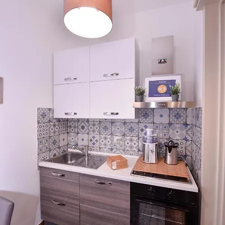 Symposium 4* קטאניה