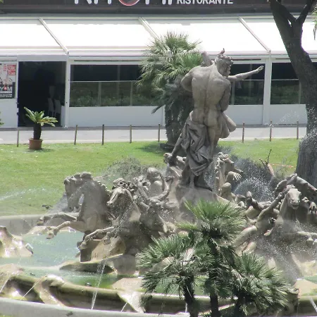 Symposium 4* Katánie