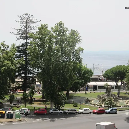 Bed & Breakfast Symposium 4*