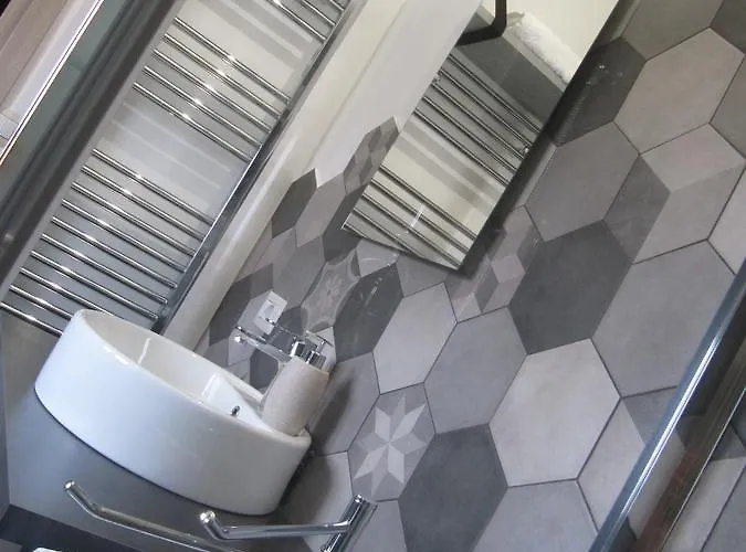 Bed and Breakfast Symposium 4*